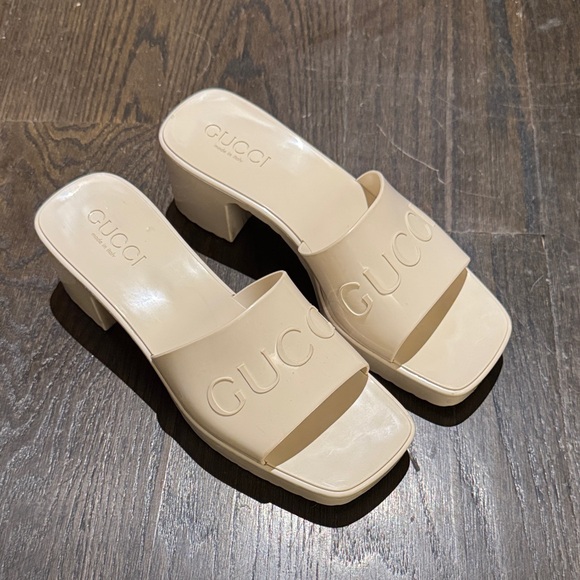 Gucci Women's Cream Mules - Picture 1 of 3